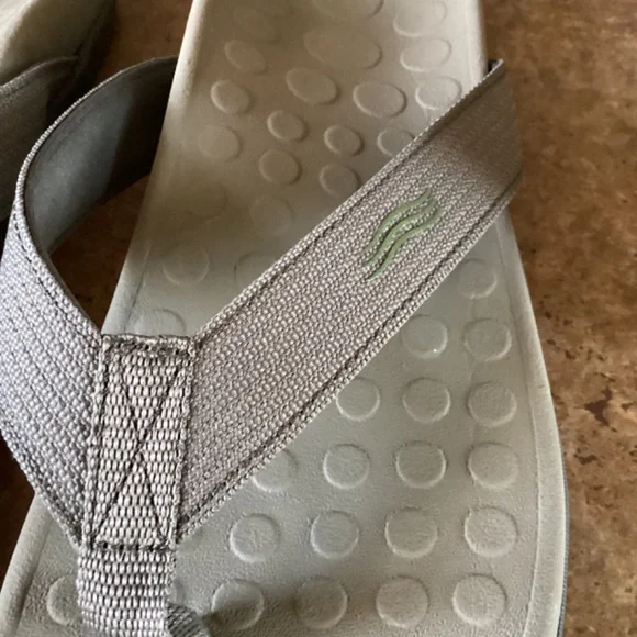 Vionic Men's Flip Flop Size 10 44Wave Webbing Green Gray - Picture 2 of 6